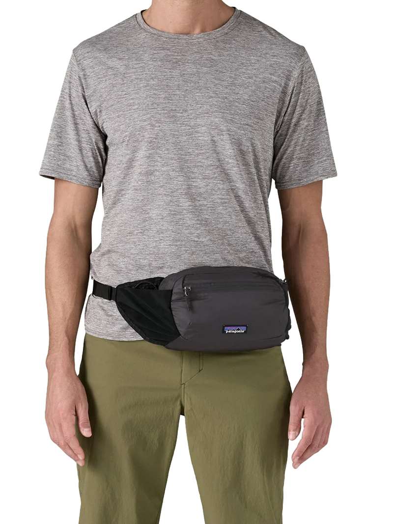 Patagonia Terravia Hip Pack 4L in Faded Magenta