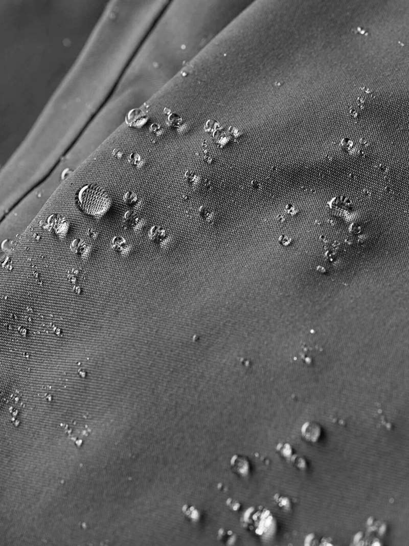 Patagonia Men's Swiftcurrent Wading Jacket is designed for nature’s most unpredictable changes and built to hold up in the most extreme wet weather environments.