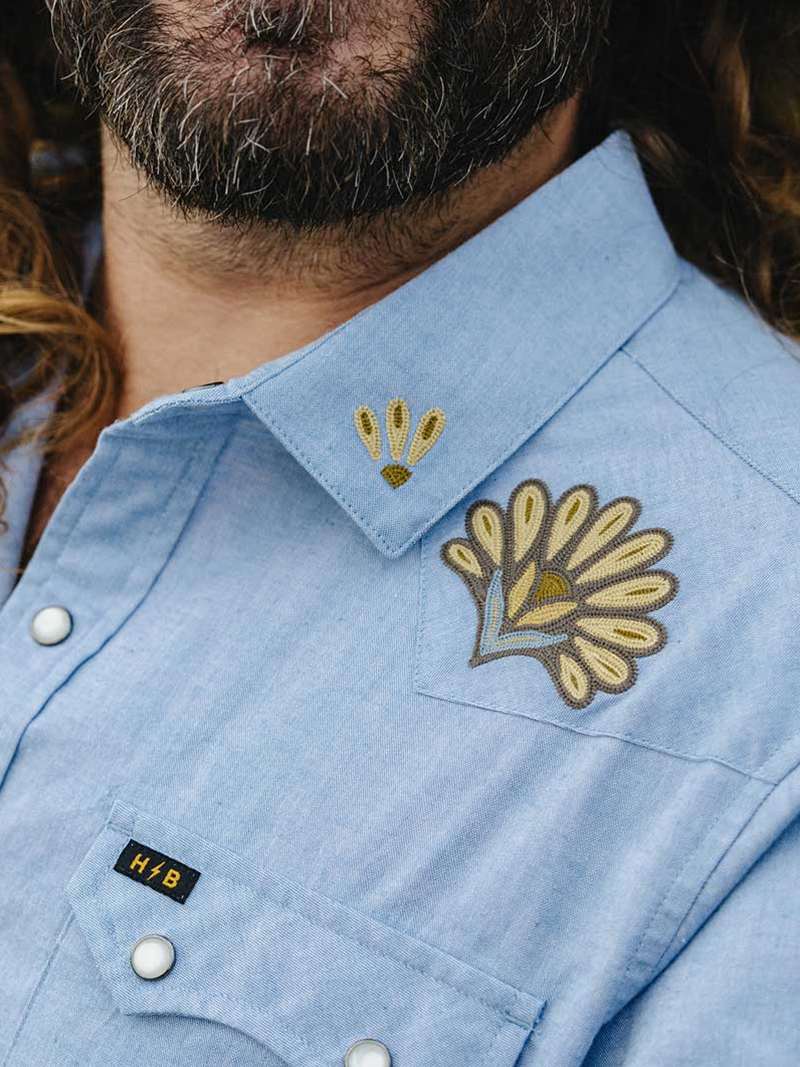 Howler Brothers Crosscut Deluxe Snapshirt- Fanned Flora on Faded Blue Oxford