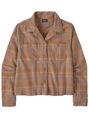 The Patagonia Women's Lightweight Fjord Flannel Camp Shirt is designed for durability, comfort and freedom of movement. Women's Layering and Insulation